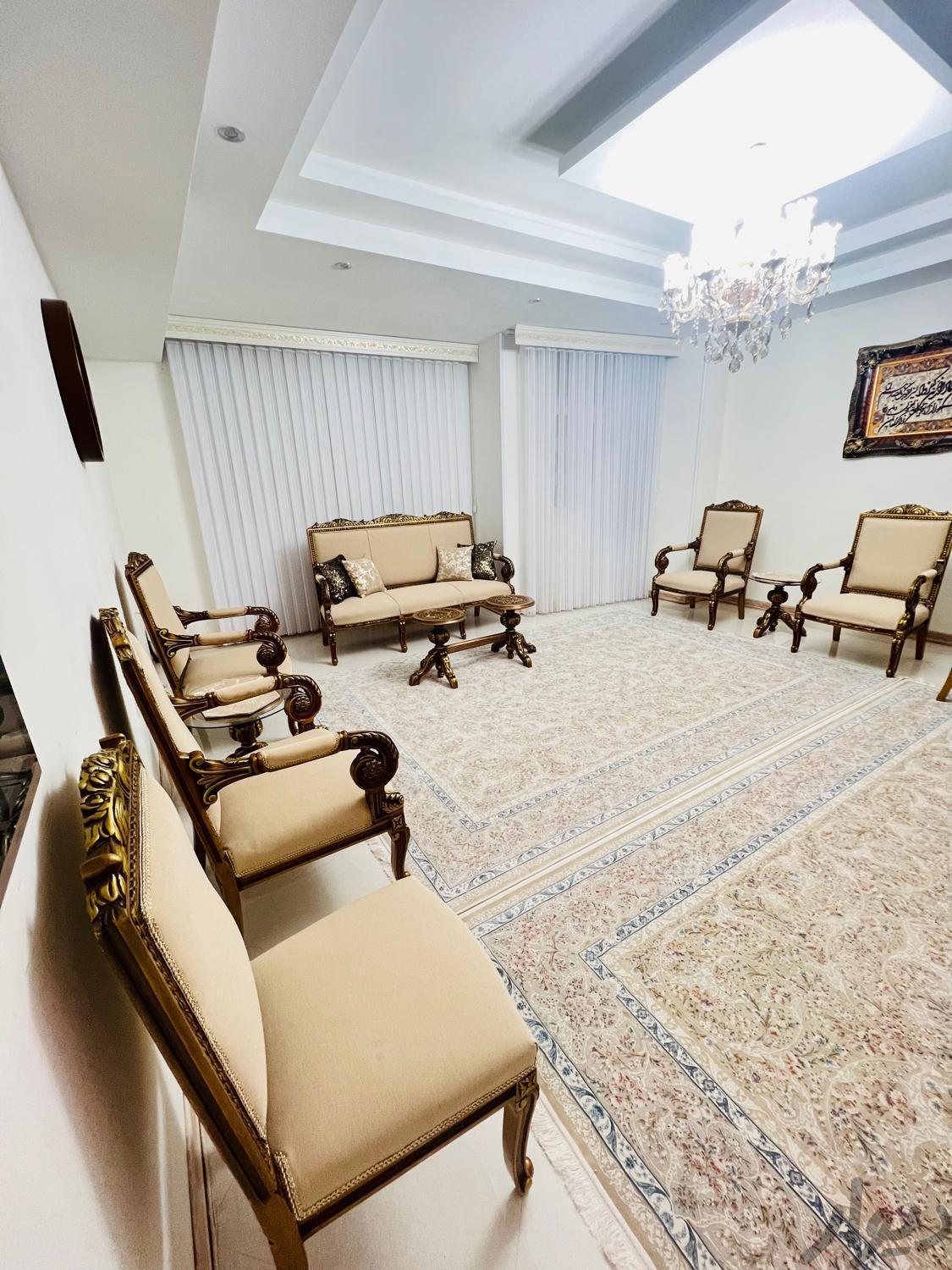 مبلمان و میز ناهار خوری